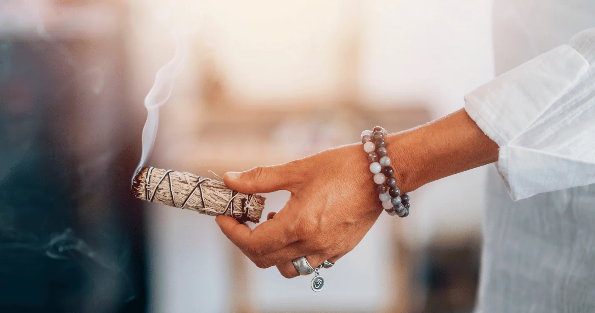 Se libérer des énergies négatives par le désenvoûtement 🔥🧹